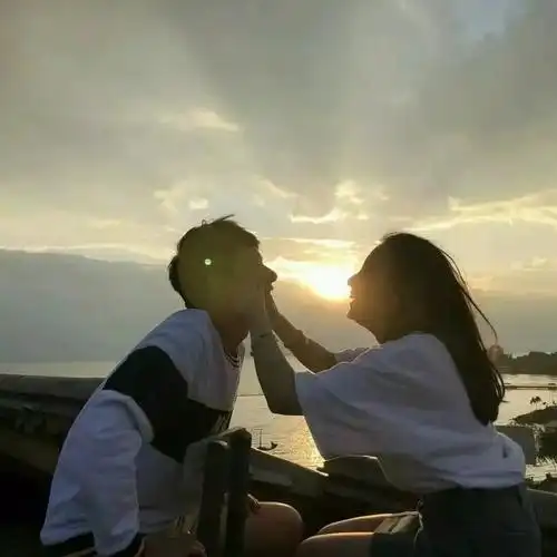 独一无二的情侣头像,求这张图片情头哇