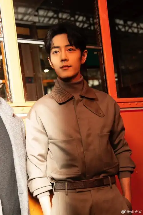 肖战米兰时装周#又一波摄影师和时尚达人等分享的肖战新图,好美呀我