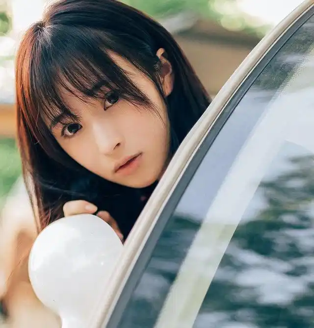 刘海瓜子脸尖下巴美女学生制服装 超漂亮写真照