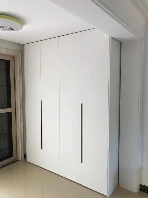 一门到顶超高衣柜门实物图来了