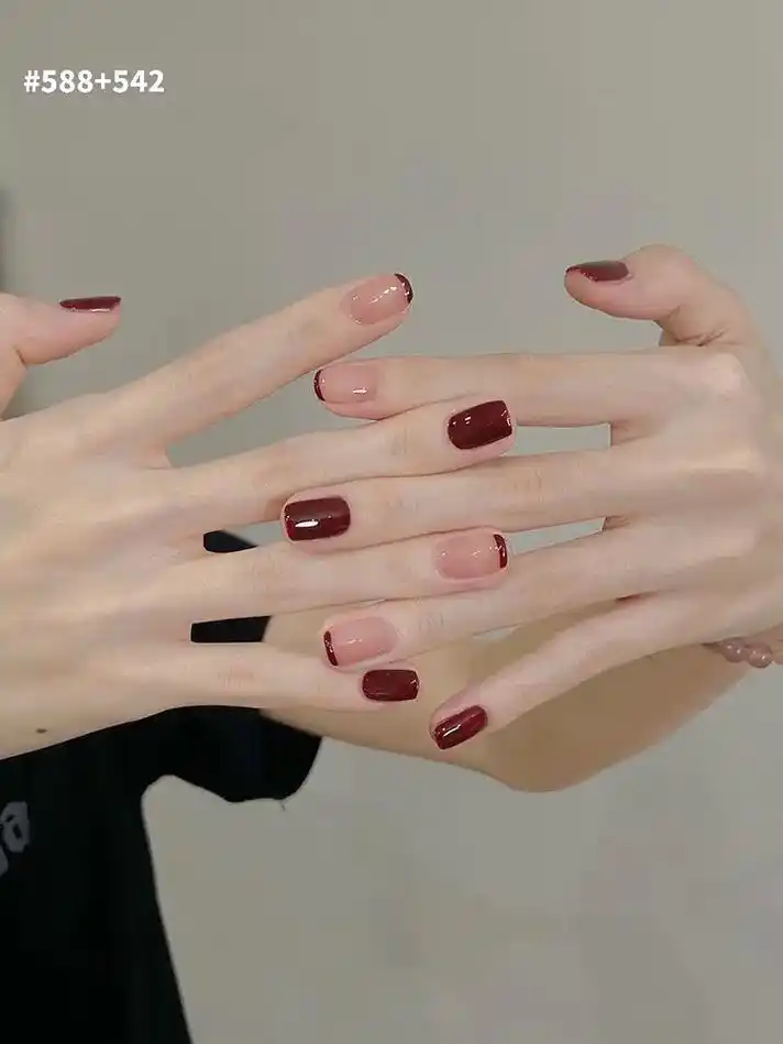 近期热门的法式美甲合集来喽.指甲油色号都在图片上嗷～ #短指 - 抖音