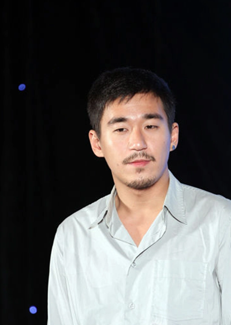 【5个"张默"中混入了一个"房祖名",3秒内找出的是都是大神】图三:略微