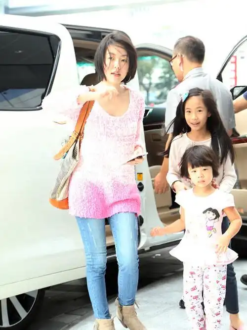 贾静雯办满月派对 欧弟老婆怀孕大肚照曝光