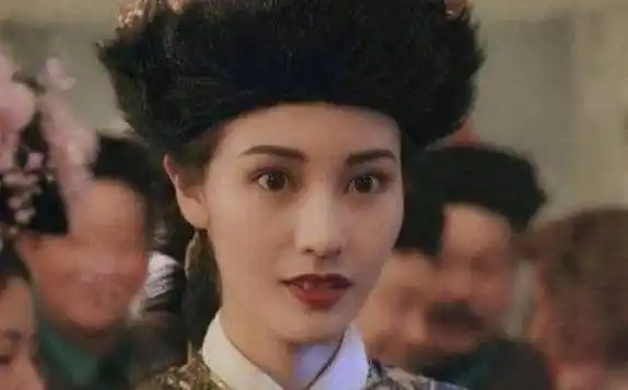 李嘉欣晒与儿子"亲密照",看到儿子手的位置后,让人大跌眼镜!