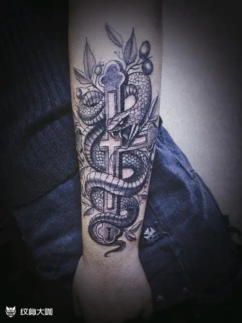 小臂生肖蛇_纹身图案手稿图片_纹身师的纹身作品集