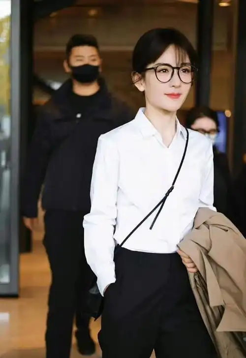 42岁的谢娜私服穿搭,真的太美了,收藏了