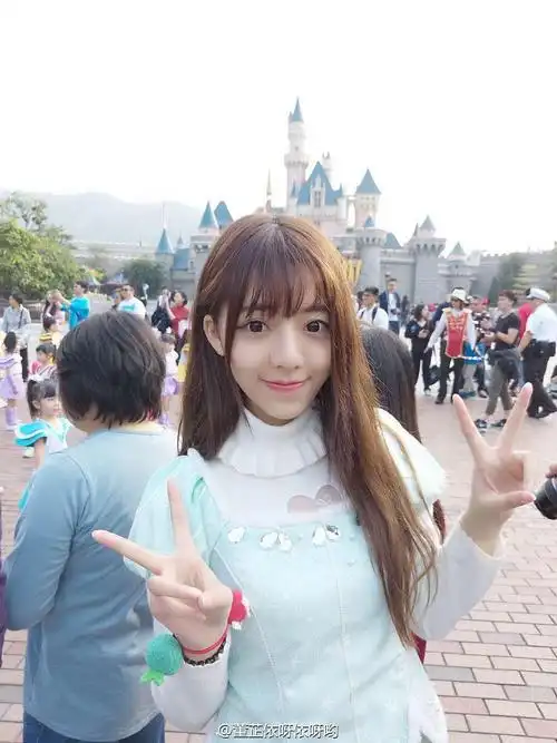 董芷依 zhiyi dong的图片