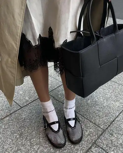 学习韩女穿搭的第一步——拥有一双玛丽珍鞋!