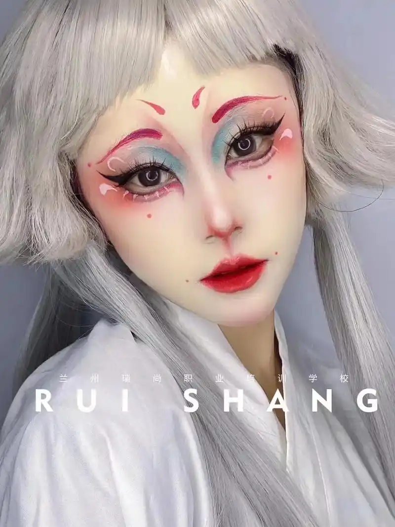 今日妆容分享丨卯兔创意妆