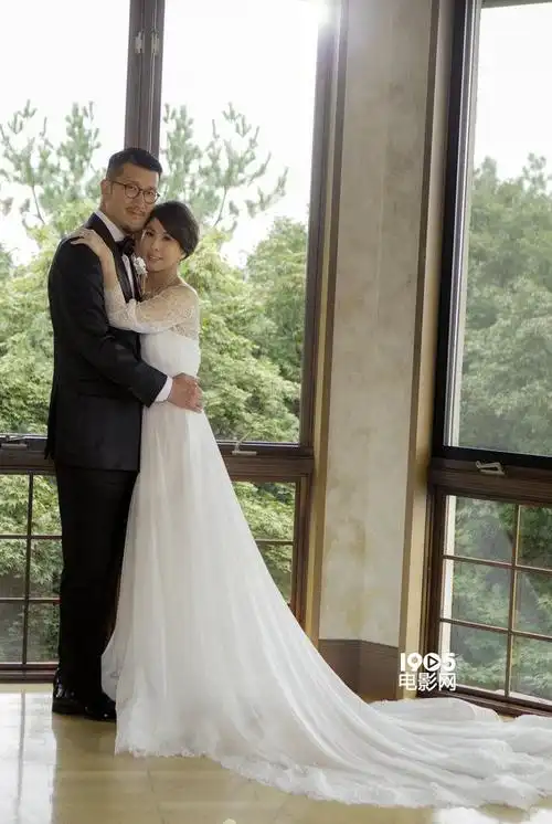 许茹芸与老公办花园婚礼 杨采妮,蔡健雅送祝福