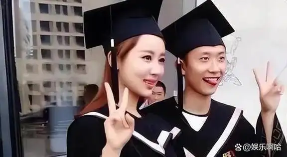 张一山被偶遇后引发网友热议有人感叹他变化大质疑是假的