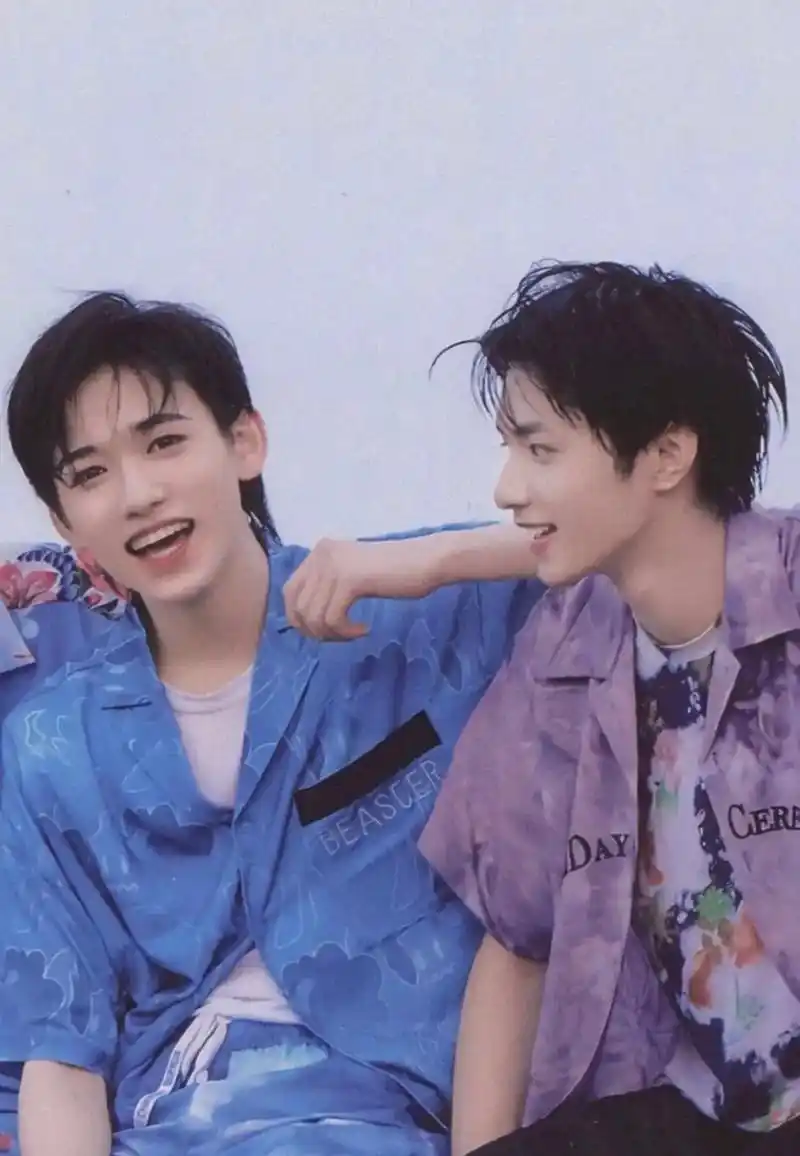 文轩 那个无解的海边背后抱,弄丢摄影师也不会弄丢宋亚轩的山 - 兑趑