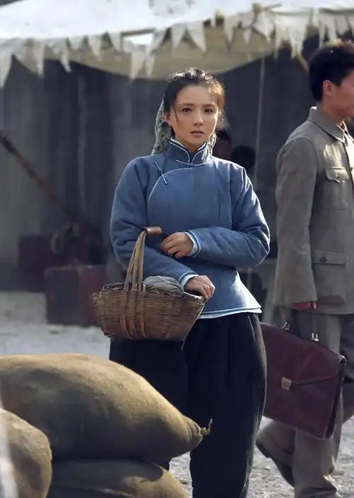 孙茜《二炮手》"肥臀"造型《二炮手》孙茜孙红雷对戏>>>点击进入腾讯