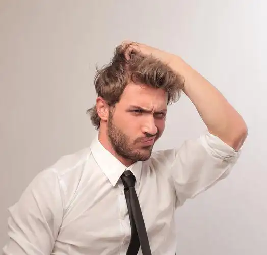 手捋头发图片_手捋头发高清图片_全景视觉