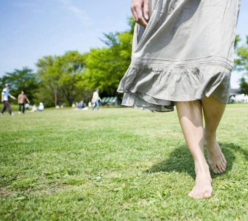 长期赤脚的人,身上若没有4处"发臭",恭喜,湿气还未损害健康