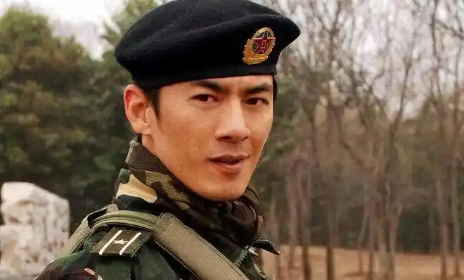 8位硬汉男星个个铁骨铮铮杜江英气逼人他比任天野还帅