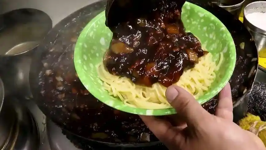 韩式黑豆炸酱面#舌尖上的美食 #白天刷不到晚上逃不掉系列 #美食