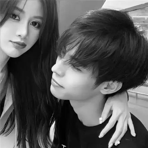 情侣头像高质量黑白一对两张图片