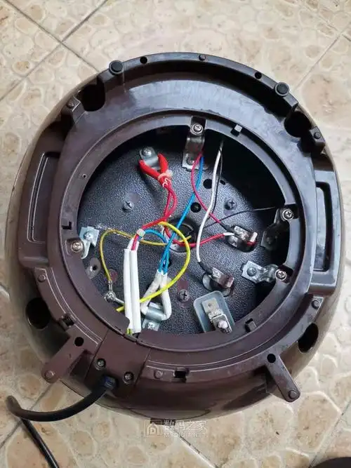 拆修跳闸的苏泊尔电高压锅sy50yc9001q