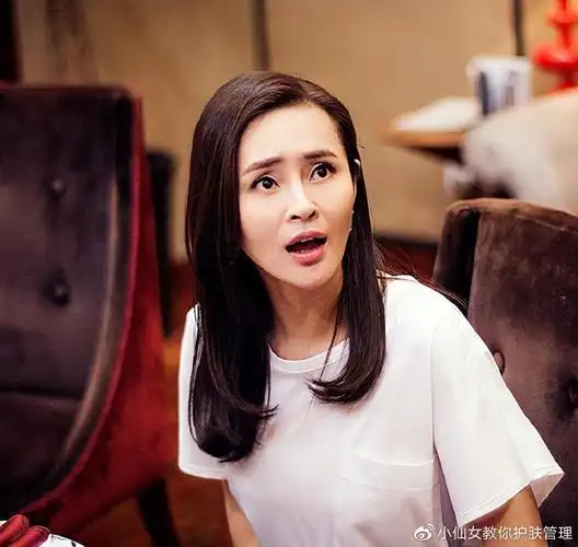 演员于明加:结婚13年只生孩子不做饭,丈夫一家人把她宠成宝