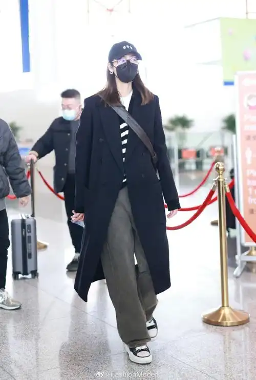 机场真街拍##刘雯