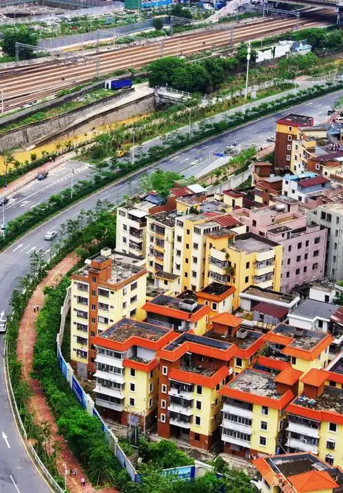 这里曾经千户万户一线天如今正在上演一场焕新蜕变布吉南门墩旧改