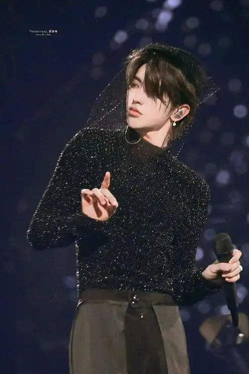 后期2周p掉万帧日补贴千元,蔡粉不离弃|p图|蔡徐坤|华晨宇|跑男团