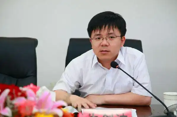 洛阳镇镇长朱剑波