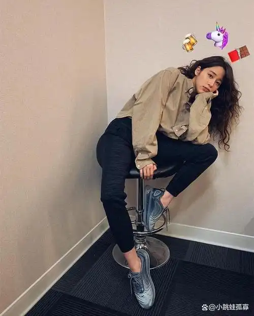 其中,欧阳妮妮因为她的出众外貌和出色的才华而备受瞩目.