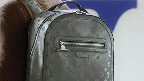 路易威登2018男士包包秋冬系列,高清壁纸图片-回车桌面