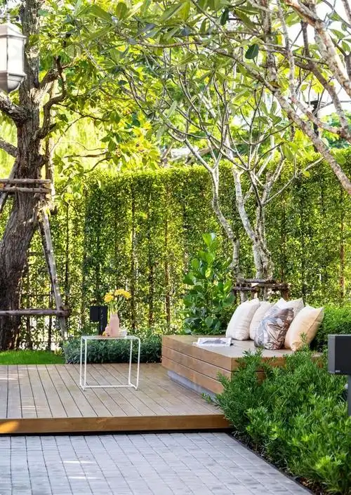 今天小趣为大家带来的花园是一个别墅小花园,案例来自于泰国的设计师