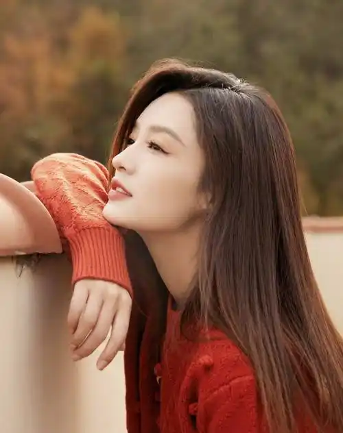 影视女星李沁写真集:清新靓丽,女神气质