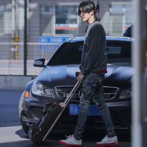 amiri黄泥水洗牛仔长裤吴亦凡男破洞休闲宽松裤高街嘻哈潮做旧os