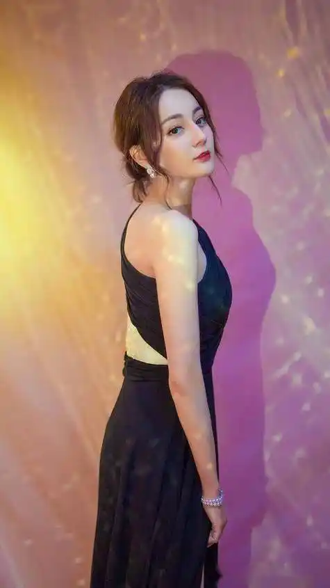 迪丽热巴这身材,这谁顶得住!写真美得让人窒息!