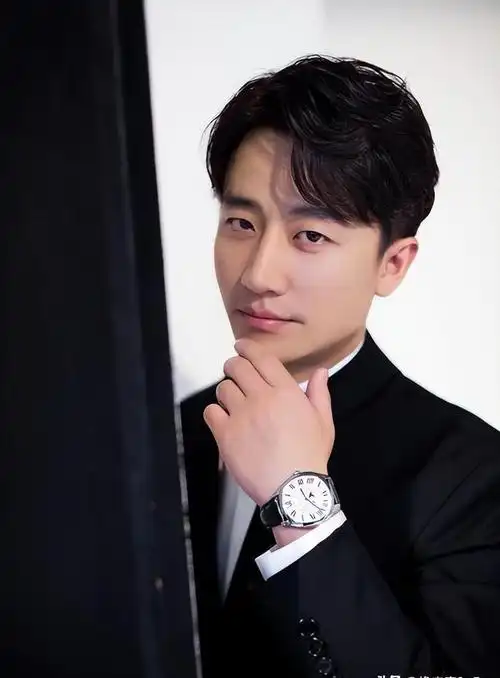 事实证明销声匿迹的黄轩已经走上了男演员的另一条大道