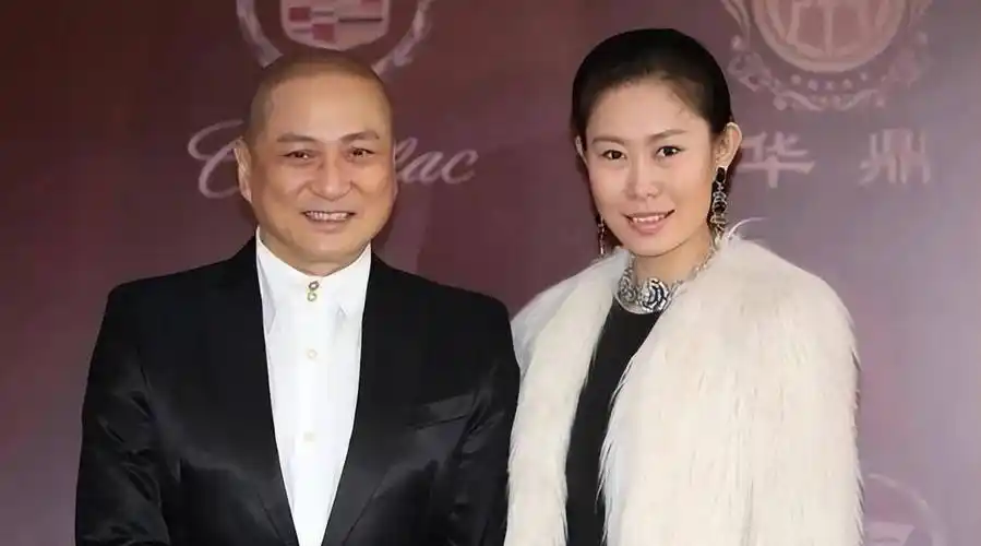 汤镇业老婆颜值普通!