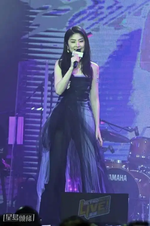 陈慧琳演出遇音响设备连番故障,笑称是在考验20多年唱歌经验!