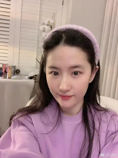 这也就是刘亦菲,本人超出照片的十倍美!无所谓!