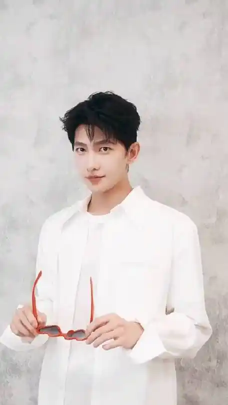 杨洋和loopy就差一个墨镜##杨洋变身loopy