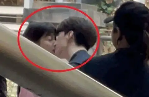 范丞丞献荧屏初吻与关晓彤吻戏路透照曝光