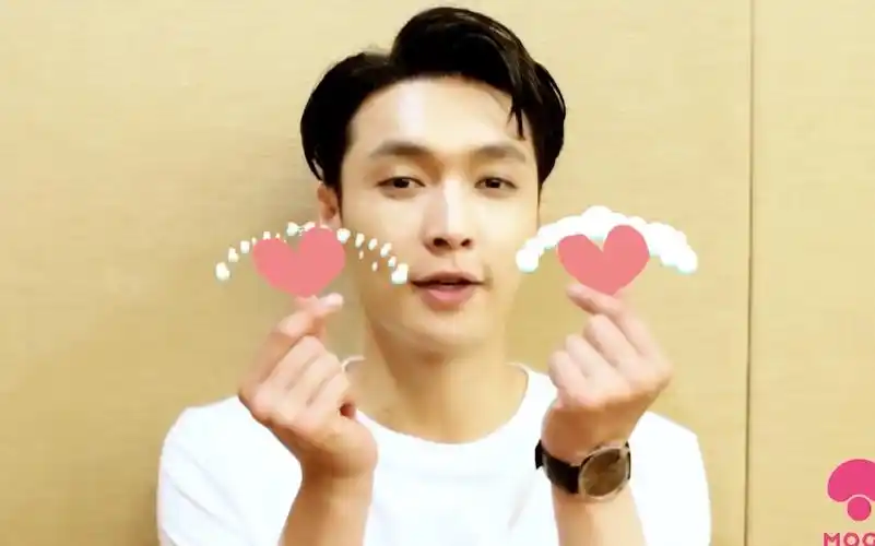 求婚大作战张艺兴比心视频忍不住看100遍粉丝福利错过悔一生