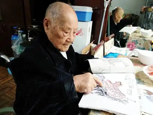 百岁老人张健学绘画