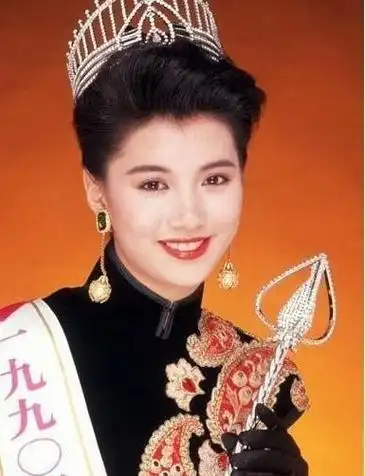 回顾袁咏仪脾气差虚荣爱炫富嫁给张智霖如今怎样了