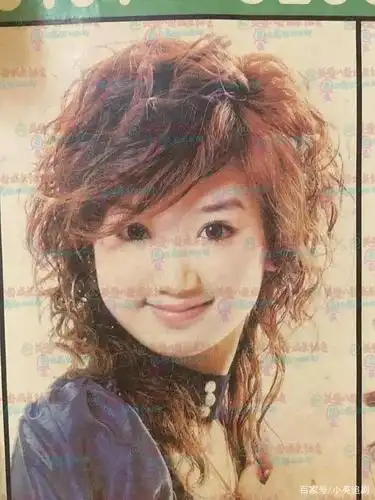 陈翔时隔四年发文惹群嘲,前女友毛晓彤却事业红火,好剧不断!