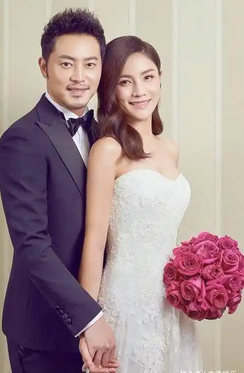 胡可晒与沙溢十年前后结婚照对比,最美好的婚姻,就是嫁给爱情!