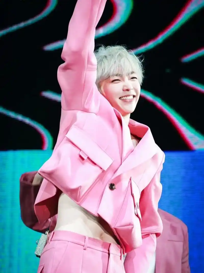 陈立农的高清壁纸🖤,真的是一整个被帅到啊~