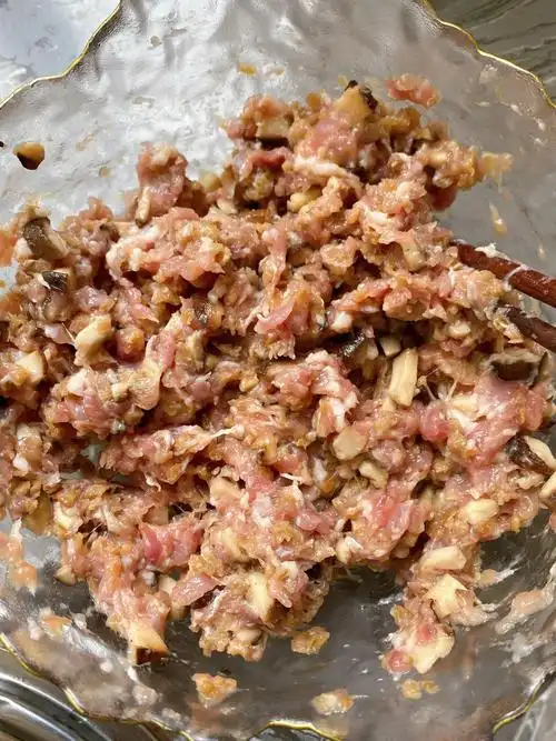 香菇肉馅包子