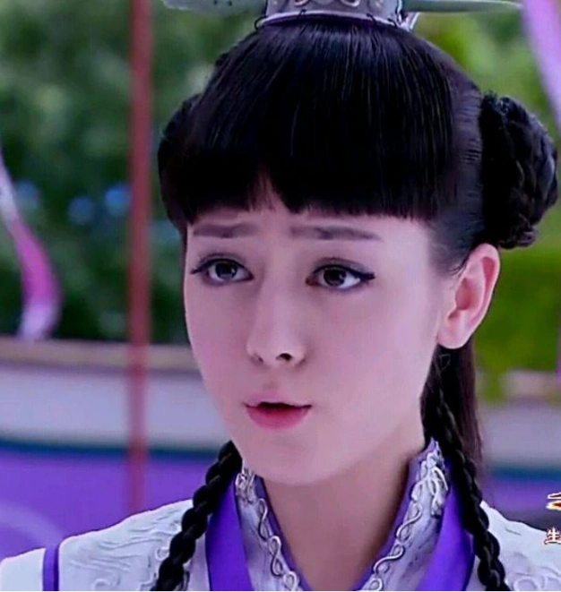 这是迪丽热巴在古剑奇谭饰演芙蕖小师妹的造型