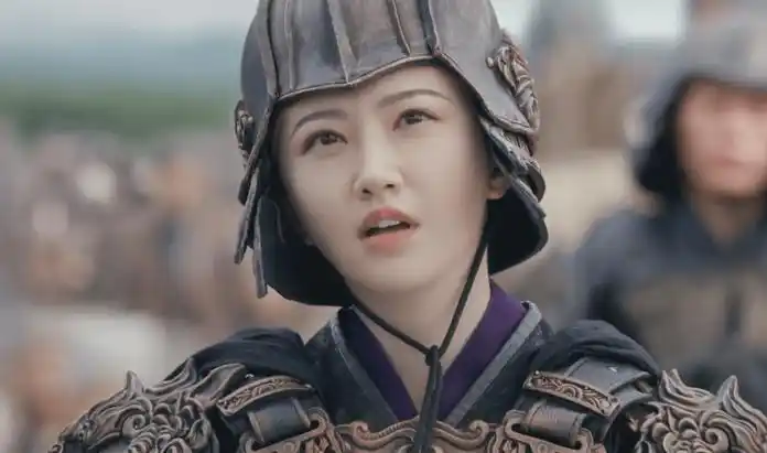 景甜新剧遭辣评:女扮男装敷衍,假睫毛咬唇妆,真拿观众当傻子呢_女人