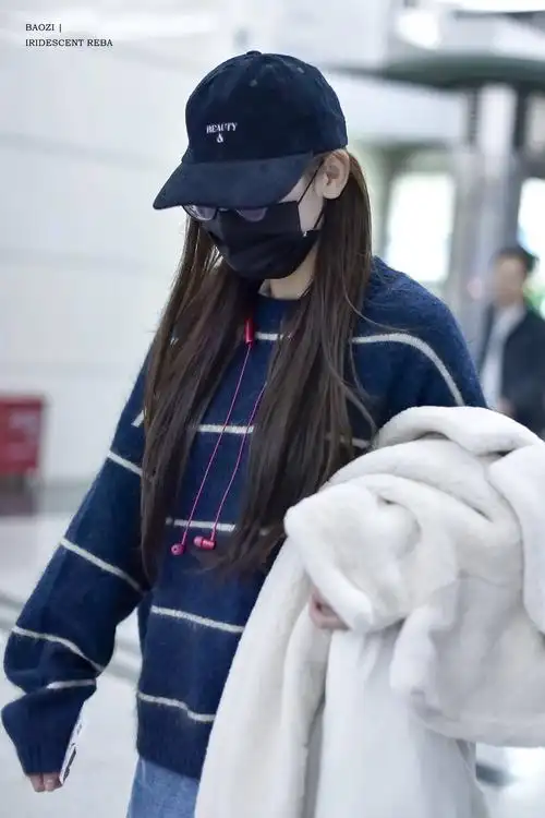 cr:大包砸呀_迪丽热巴2018.11.7杭州机场